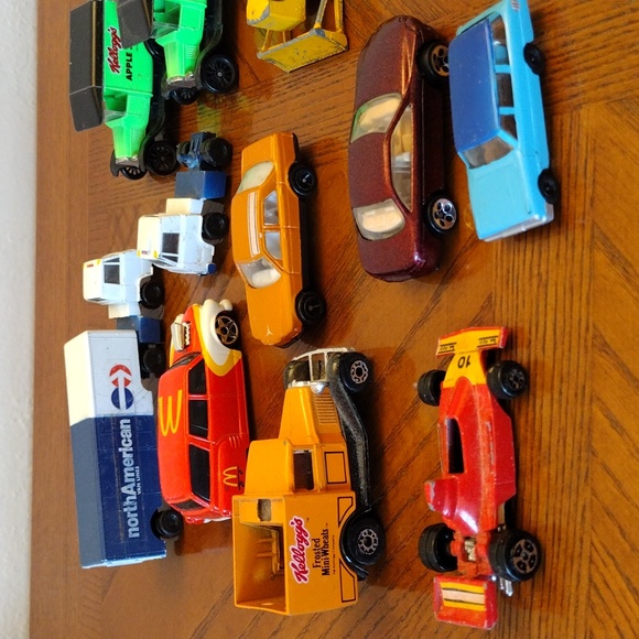 Matchbook and Hot Wheels Vehicles - Picture 5 of 5